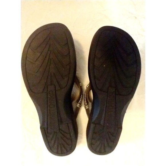 Minnetonka Silverthorne Sandals Women's Pewter Leather Low Wedge Flip Flops - 9M - Picture 6 of 8